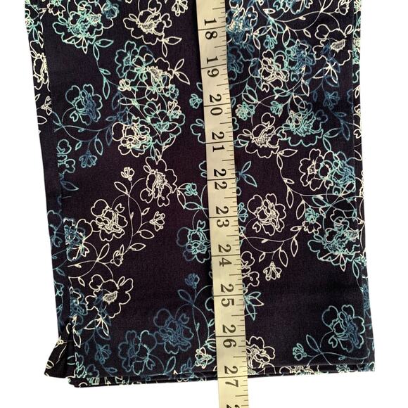 Chico's Pants NWT Size 3.5 (18) Perfect Stretch Josie Midnight Floral Hem Slit - Picture 10 of 10